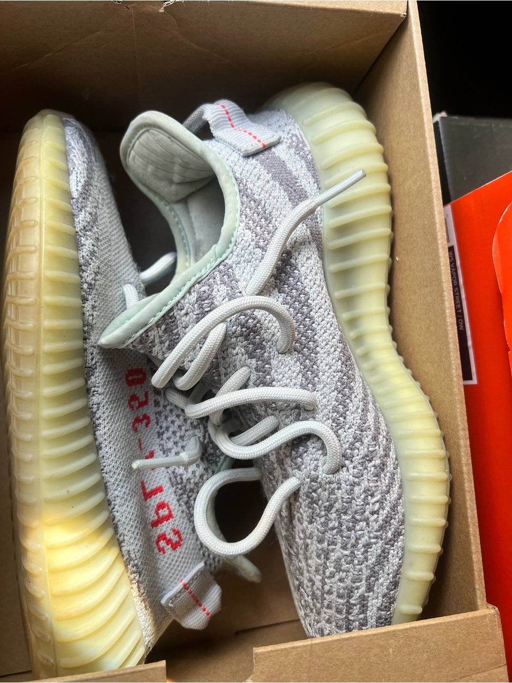Yeezy boost 350 V2
